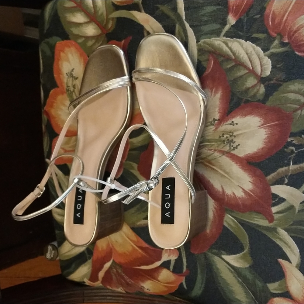 Size 9 - Picture 3 of 4